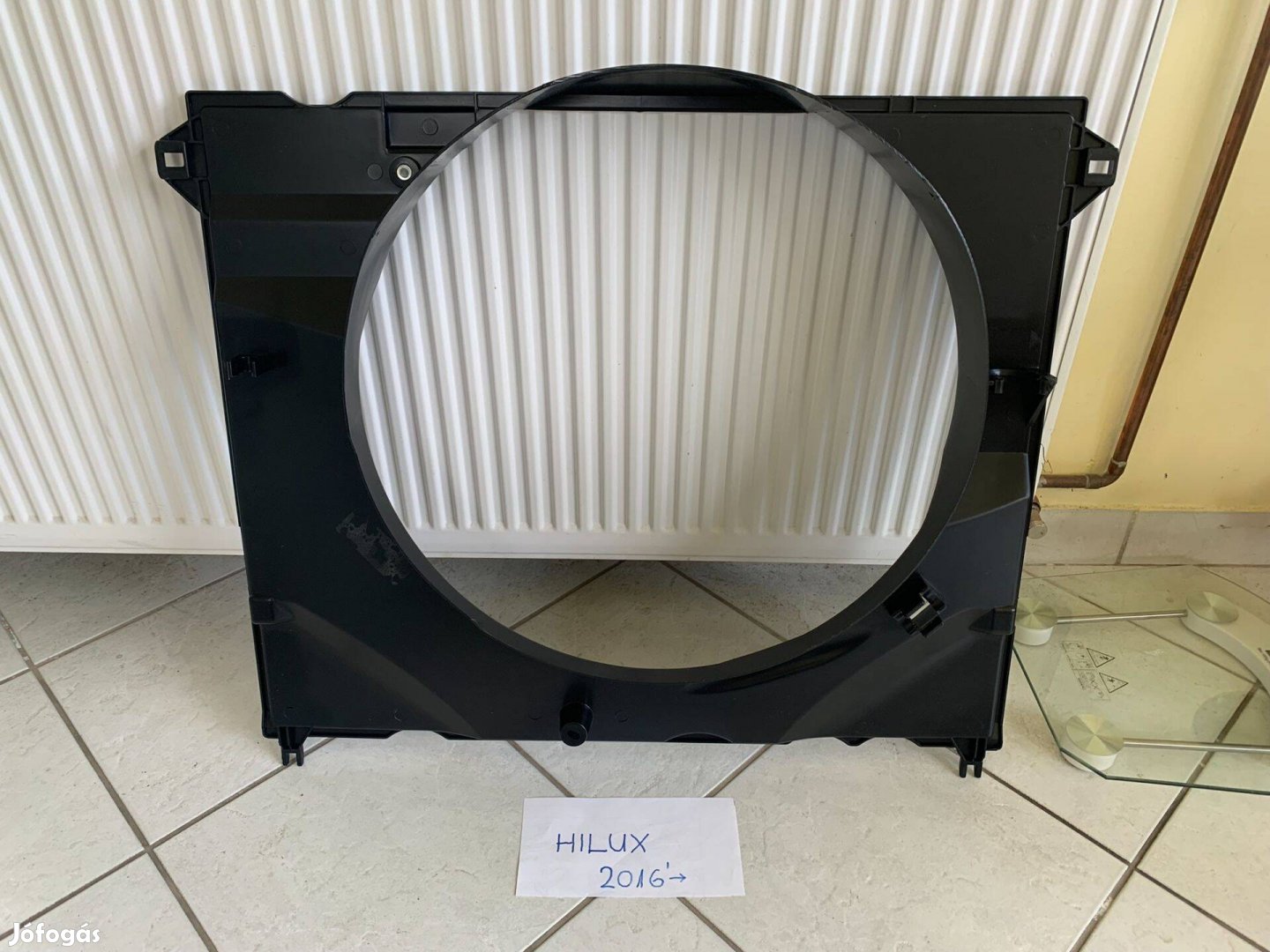 Eladó Toyota Hilux 2016-2024 alkatrész, új ventilátor keret
