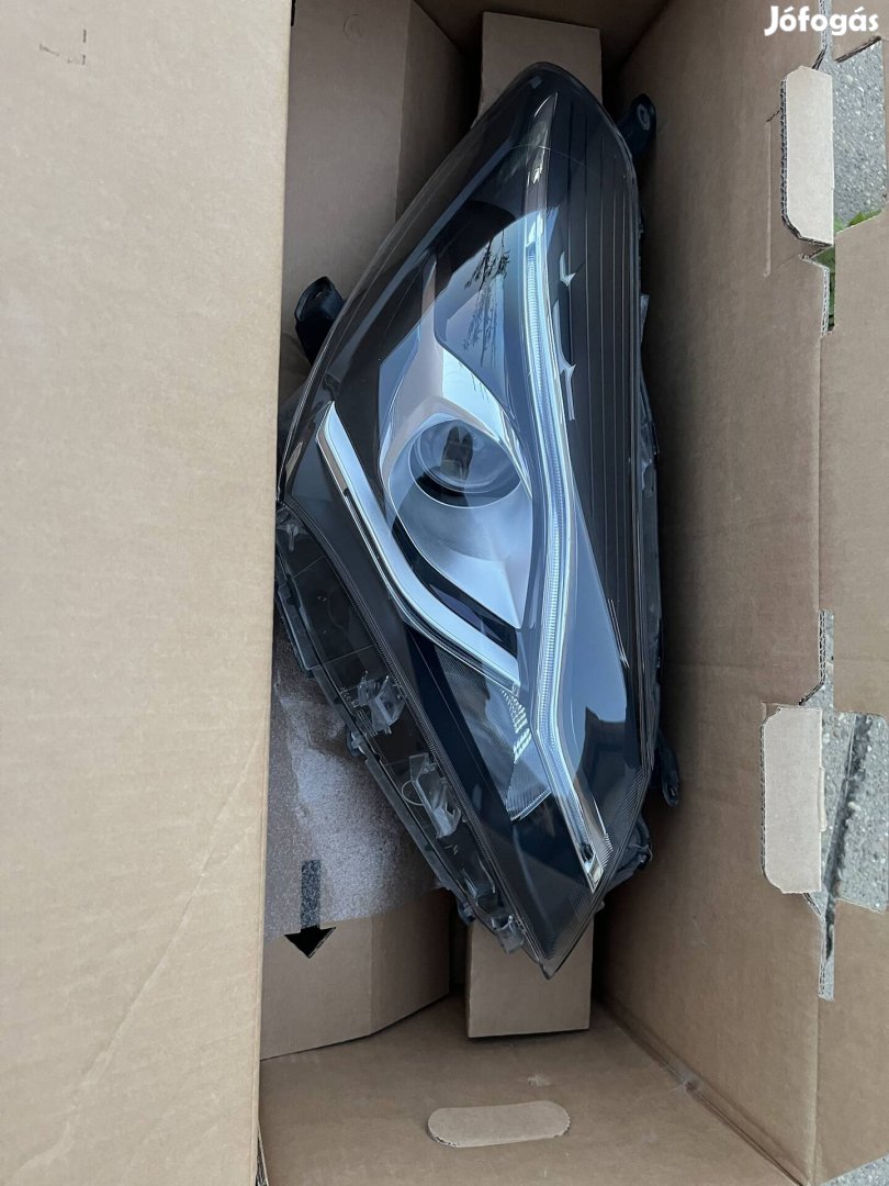 Eladó Toyota Yaris 3 jobb oldali első LED fényszóró eladó 
