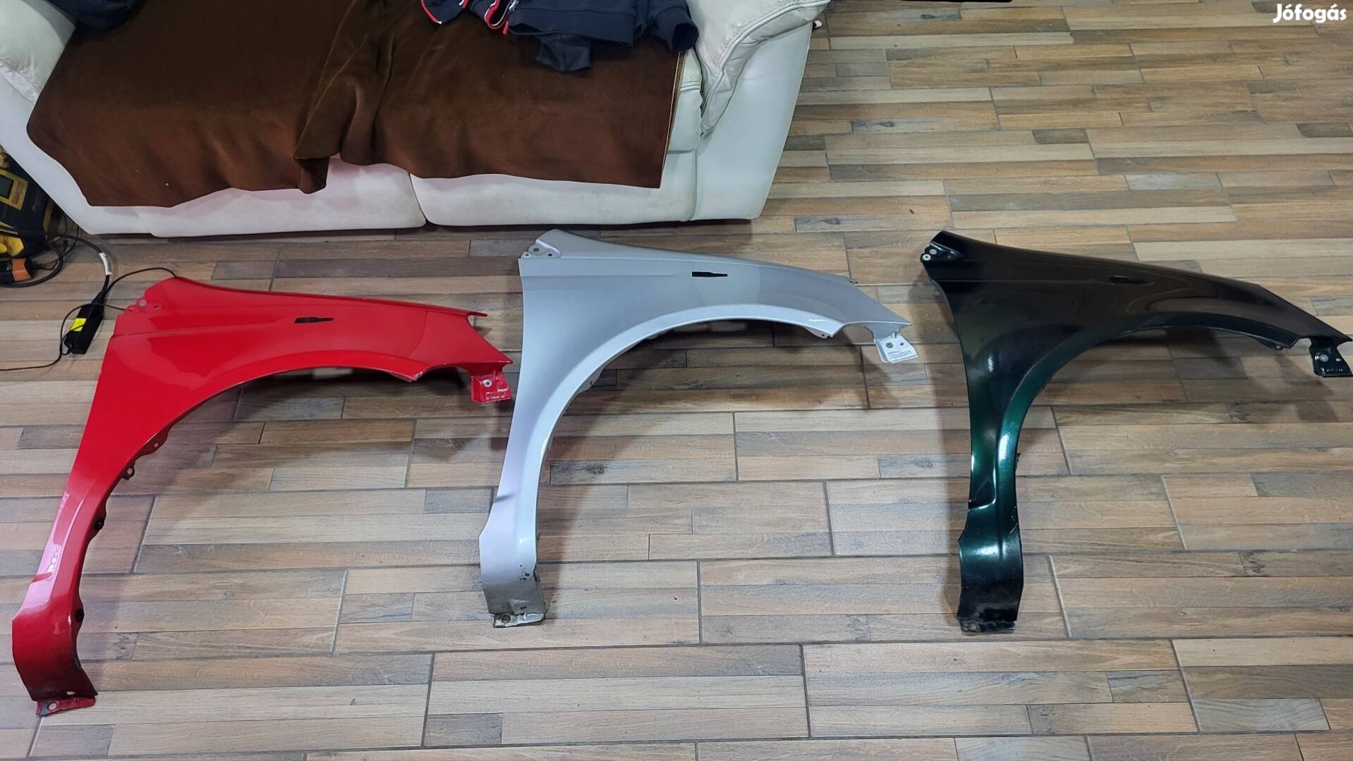 Eladó Toyota Yaris I elsö sárvédök. 