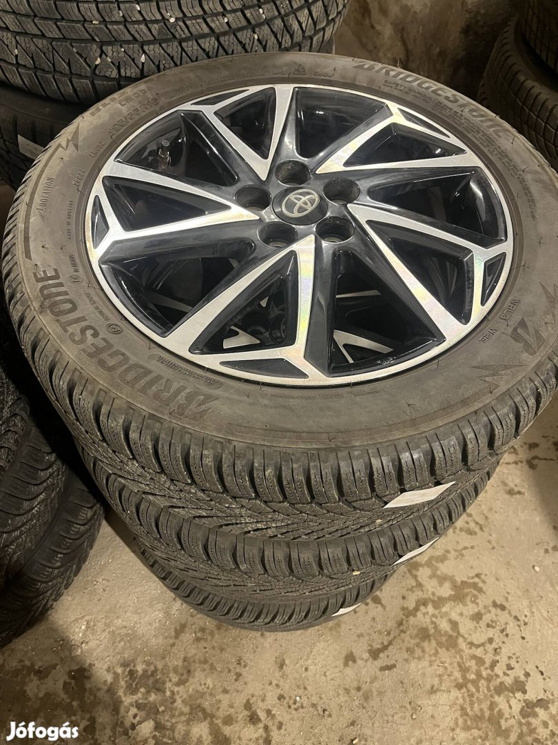Eladó Toyota Yaris alufelni téligumival 