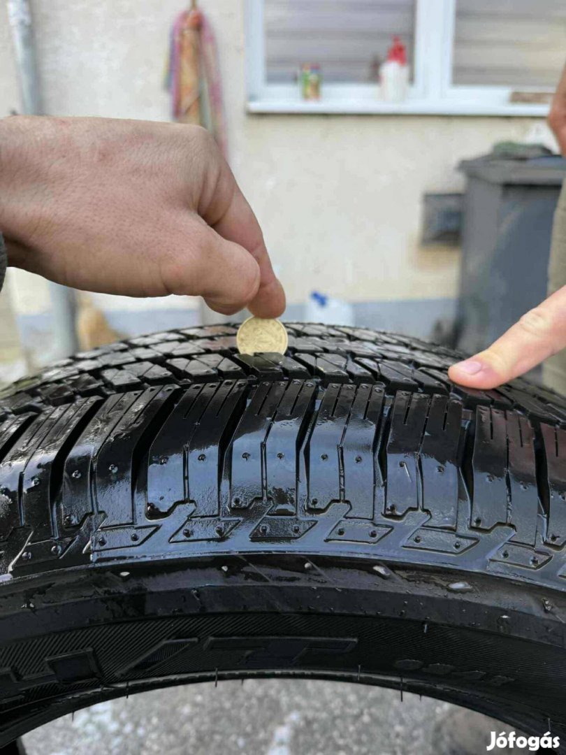Eladó Toyota nyári gumi
