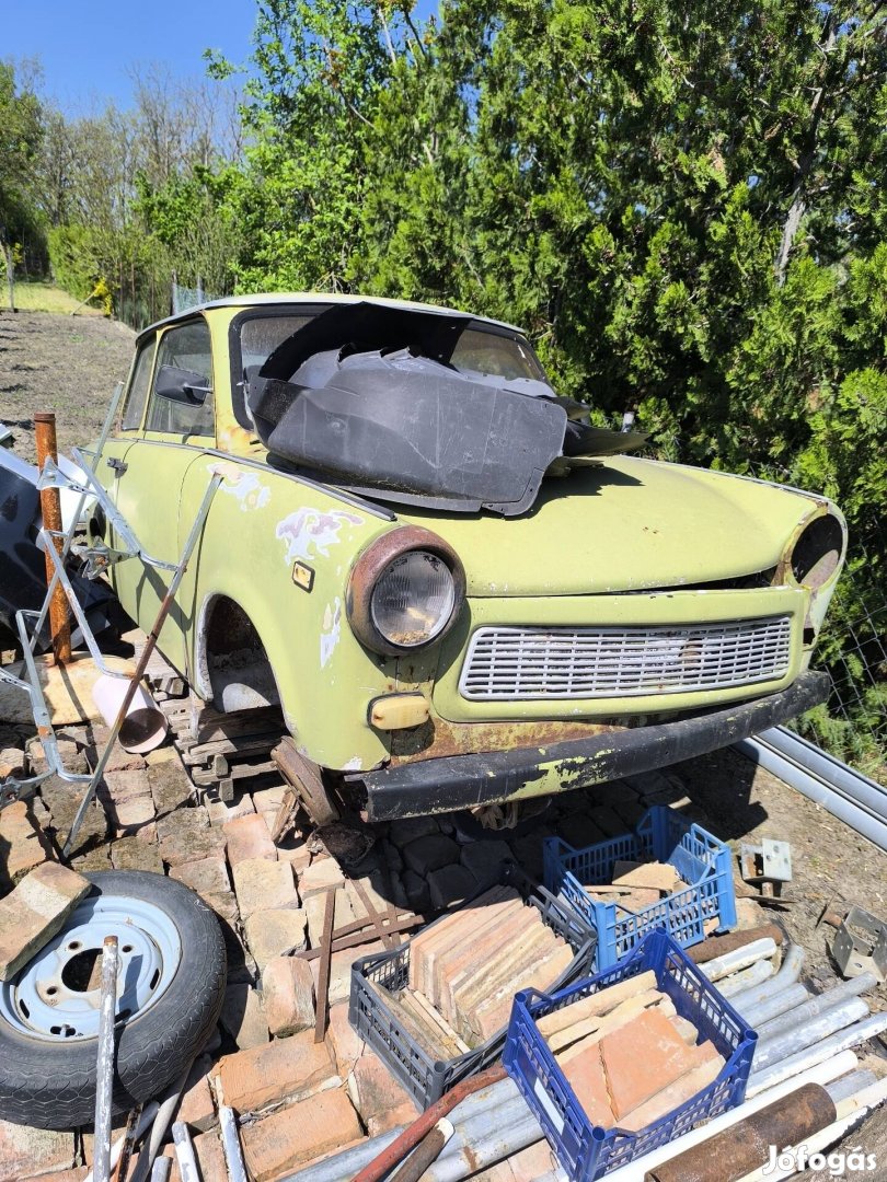 Eladó Trabant alkatrésznek 