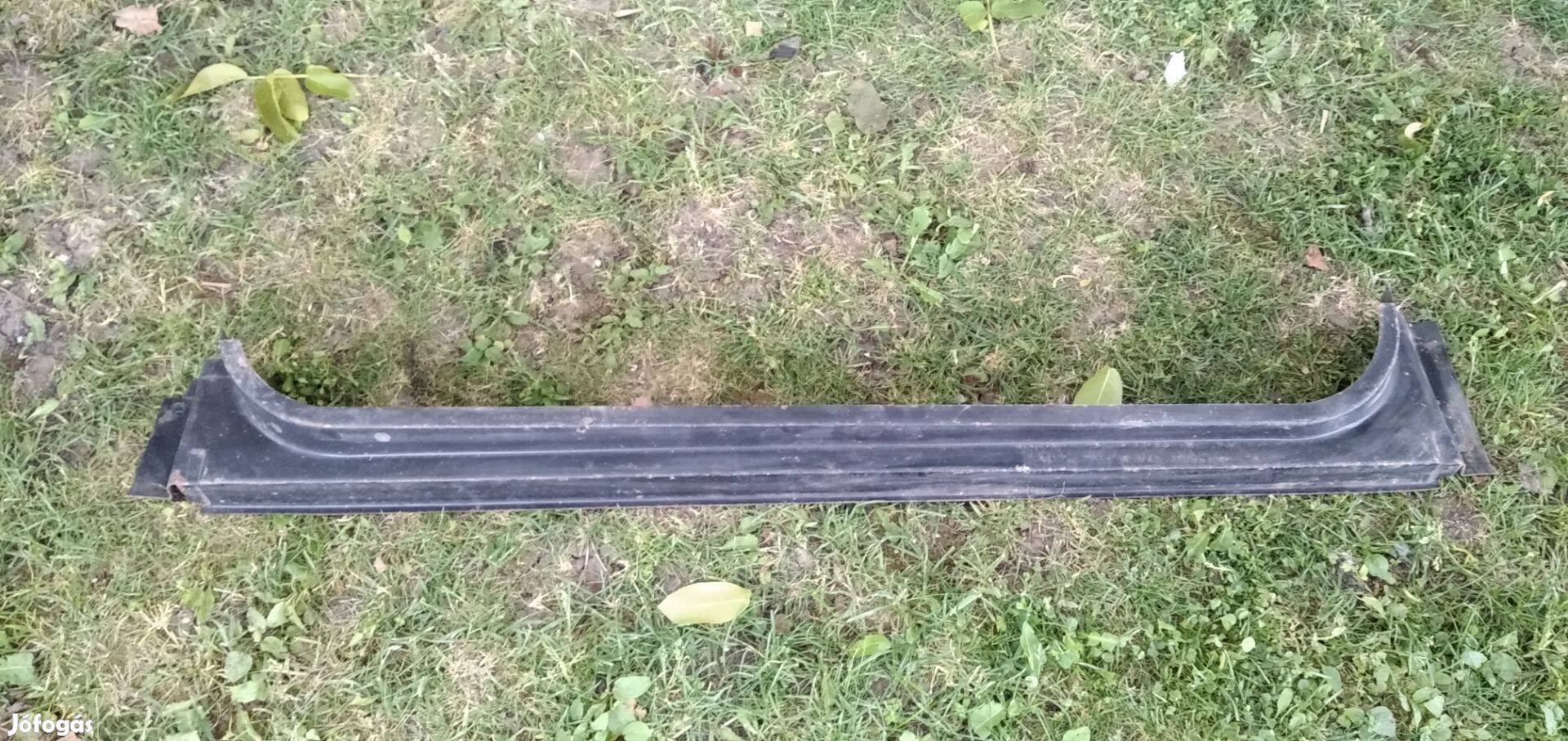 Eladó Trabant küszöbvédő, jobb oldali