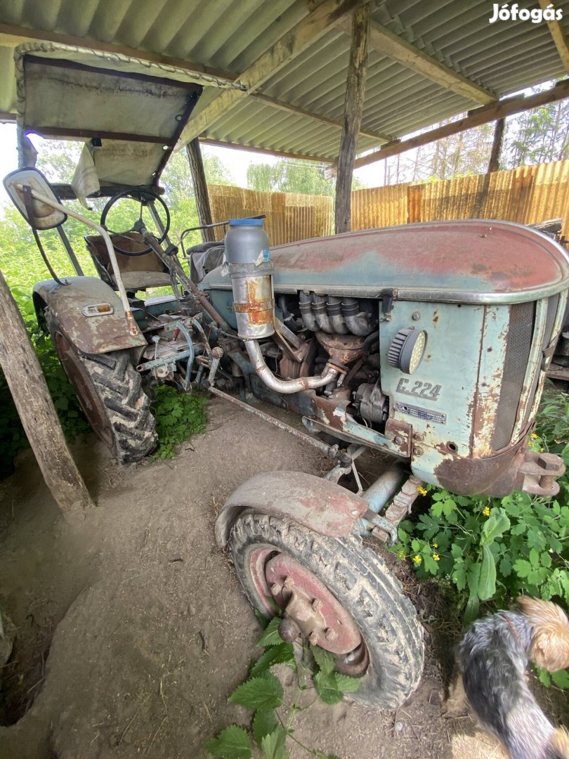 Eladó Traktor