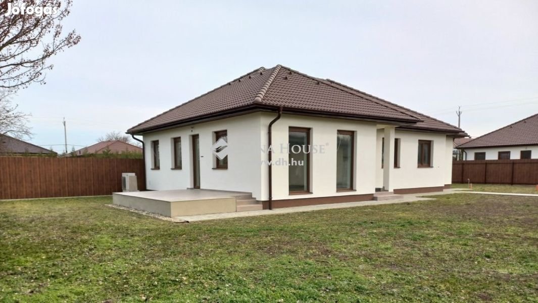 Eladó ÚJ ÉPÍTÉSŰ családi ház, Békéscsaba