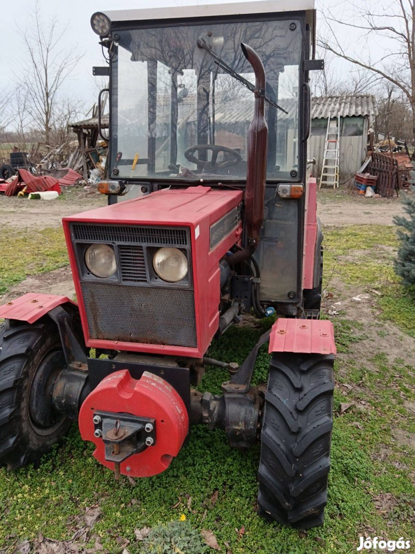 Eladó UTB traktor 302