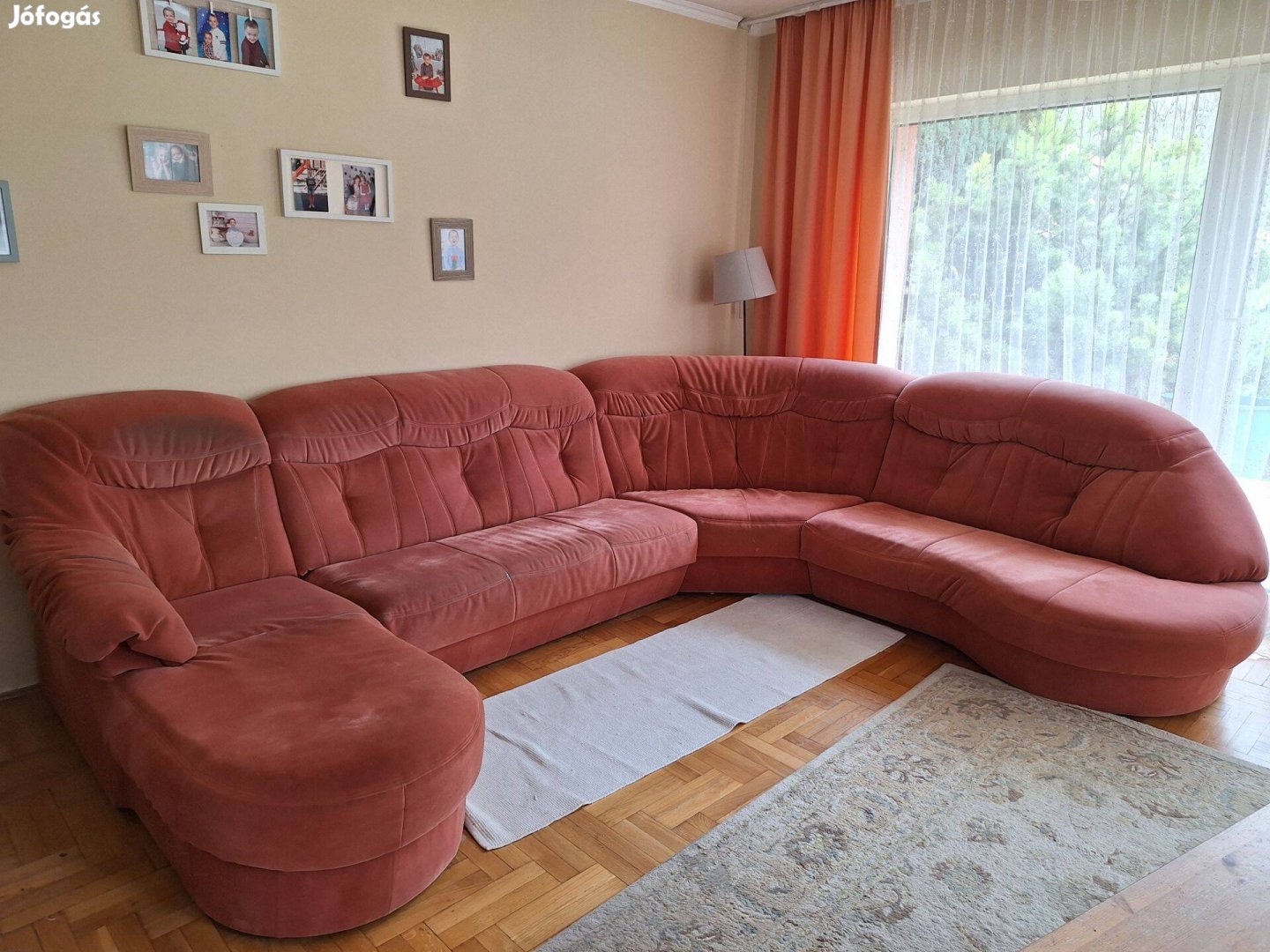 Eladó U alakú kanapé