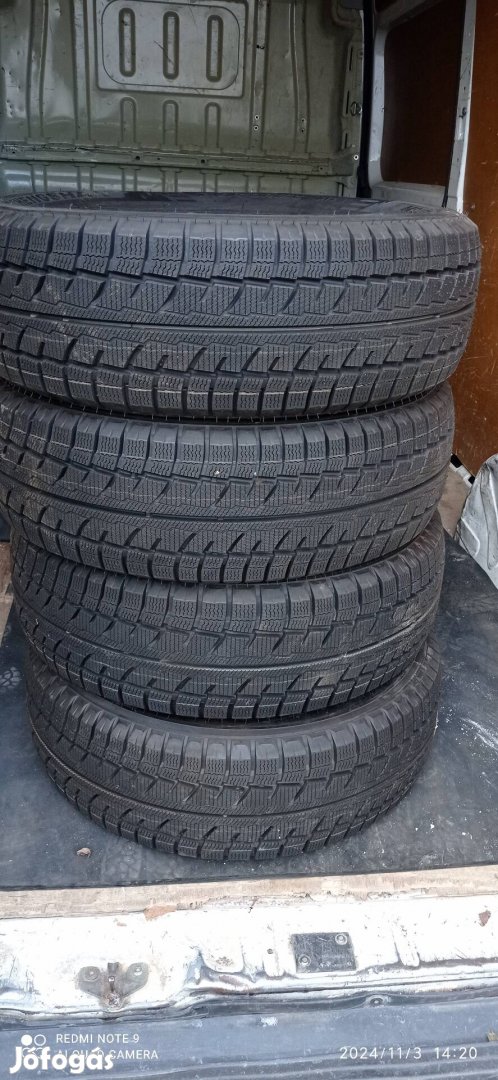 Eladó Új 215/70R15C téligumi 