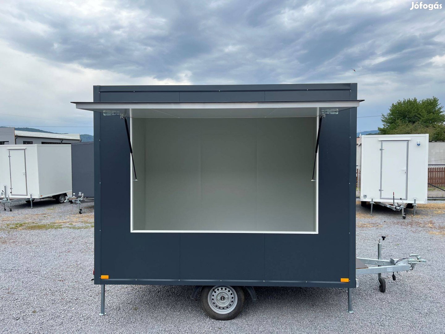 Eladó Új 3m - B kategorias, Food Truck Büfékocsi ! Raktáron