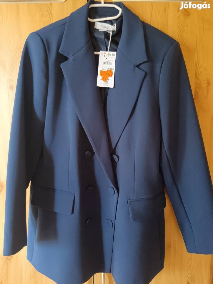 Eladó Új Blézerek, Cipők, Szandálok helyhiány miatt!