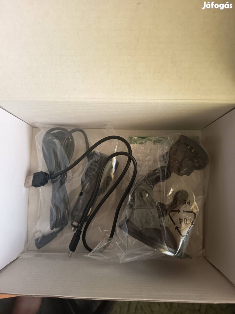 Eladó Új Navitel E777 Full EU !