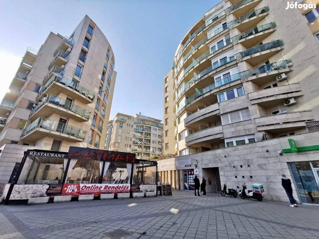 Eladó Újszerű 2+2szobás, 2fürdőszobás láks garázzsal és tárolóval