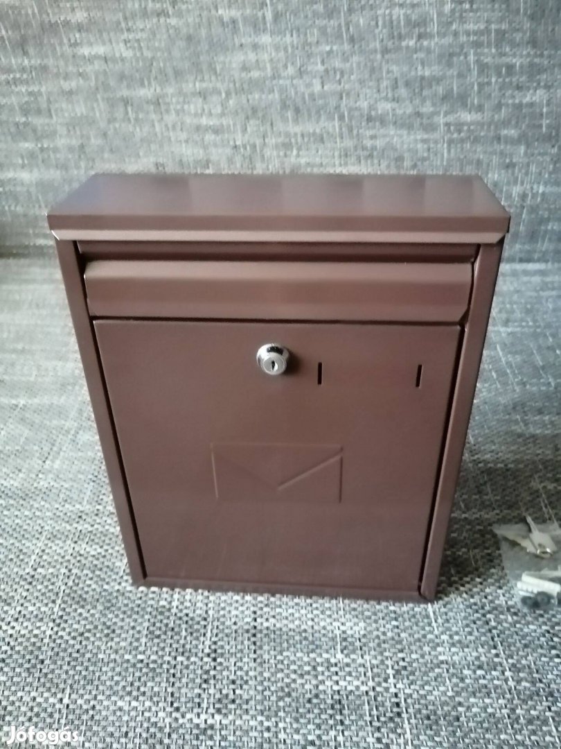 Eladó Újszerű Postaláda!!!