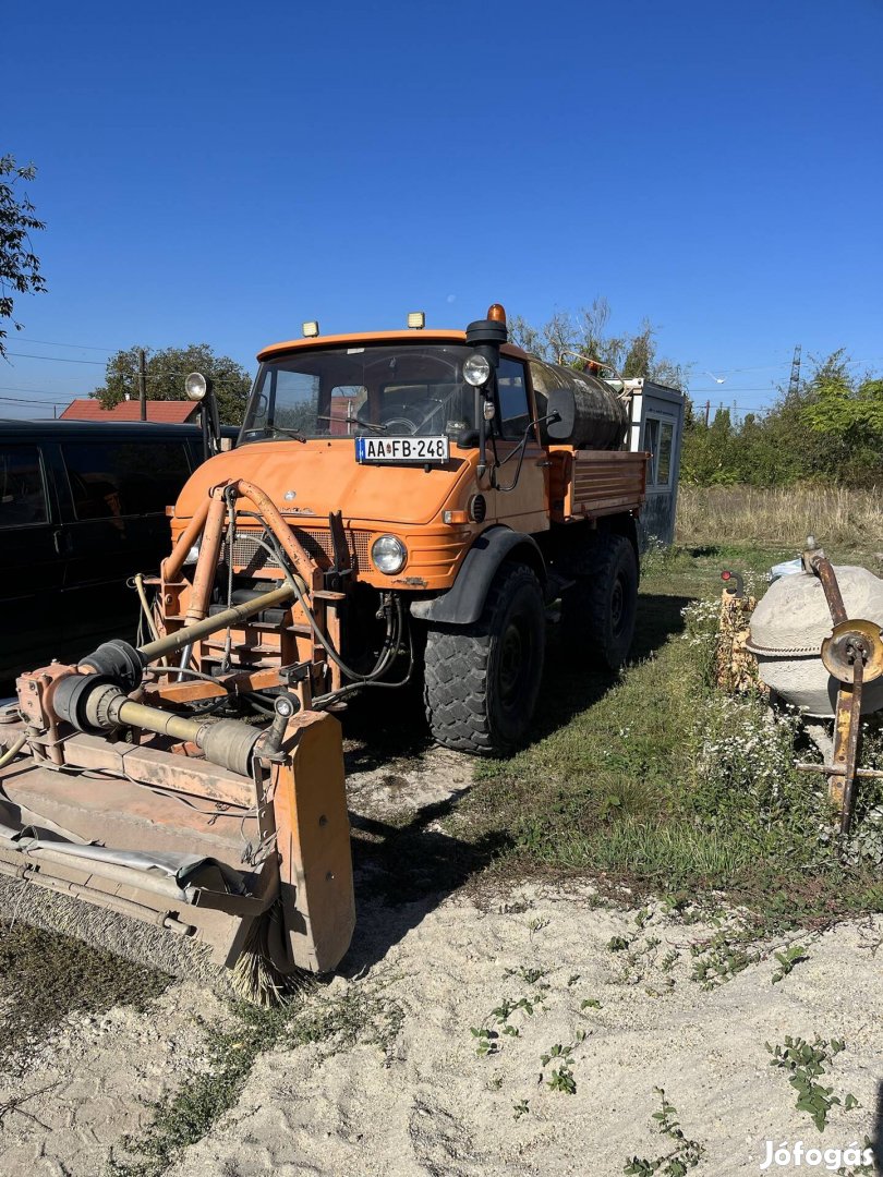 Elado Unimog 406