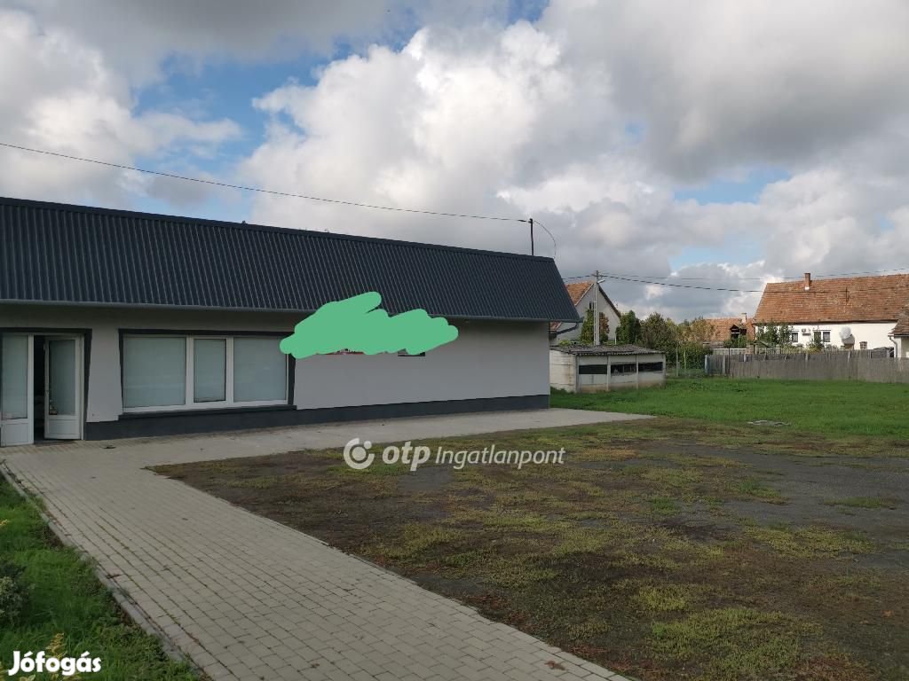 Eladó Üzlethelyiség, Galgagyörk