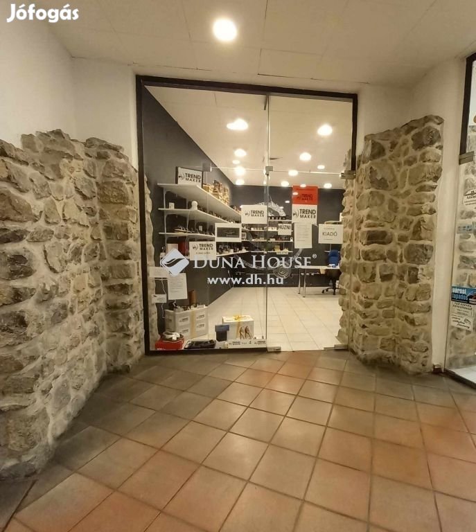 Eladó Üzlethelyiség, Pécs Kereskedők Házában