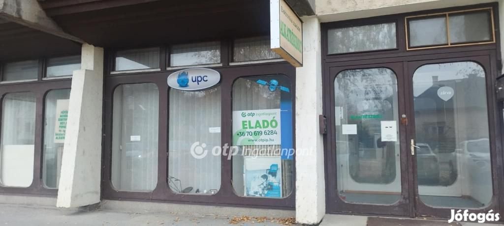 Eladó Üzlethelyiség, Szekszárd