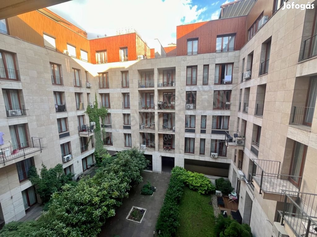Eladó VII. kerület Kazinczy utcában 71m2-es, 3 szobás 3. em. lakás