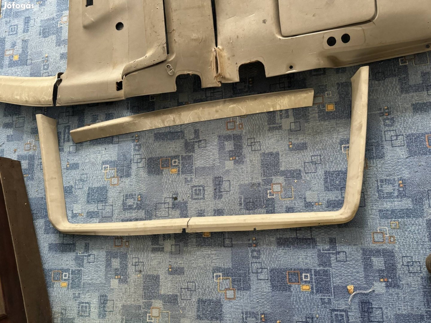 Eladó VW T4 caravelle Kárpitok és lökhárítók