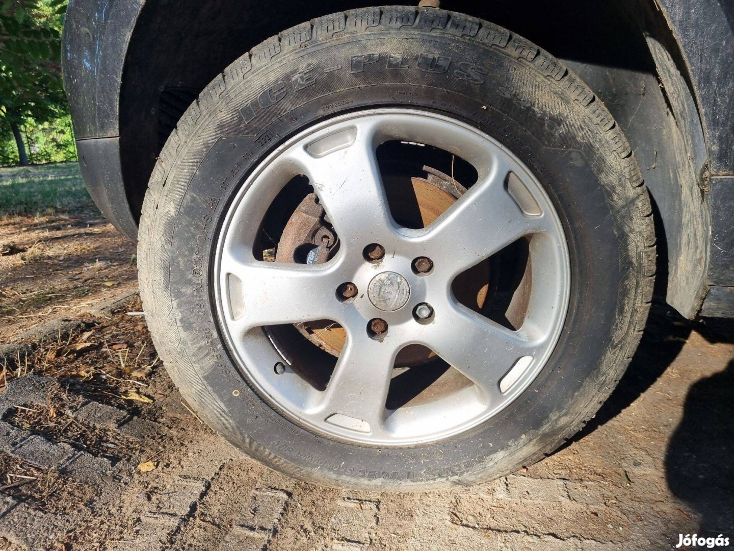 Eladó VW Touareg alufelni szett téli gumival