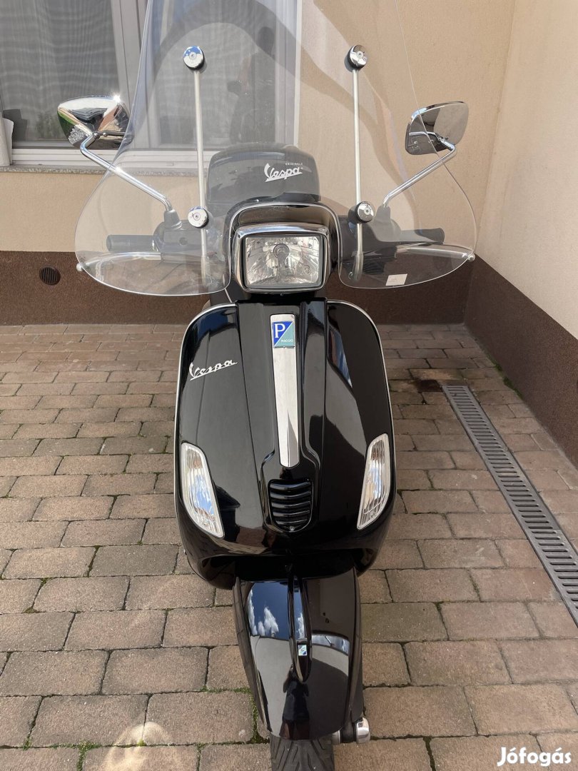 Eladó Vespa s50 megkímélt robogó !