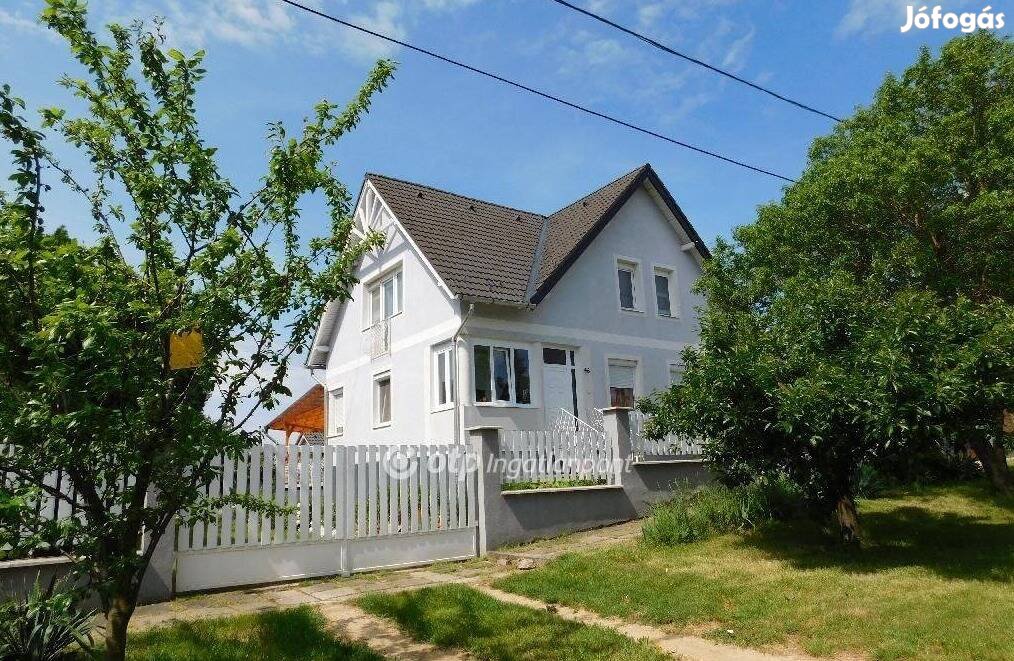 Eladó Veszprém Jutaspusztán, kertvárosi övezetben,