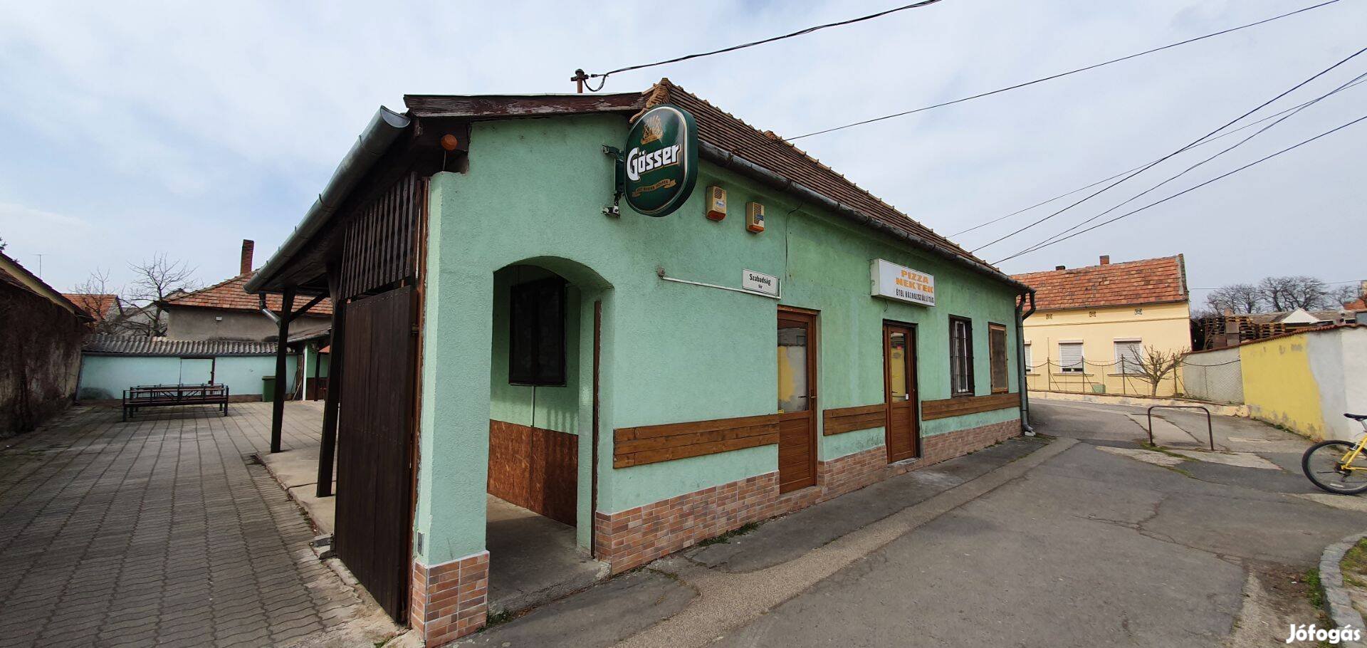 Eladó Veszprém Megye Devecser Vendéglátó Egység Üzlet, Bolt