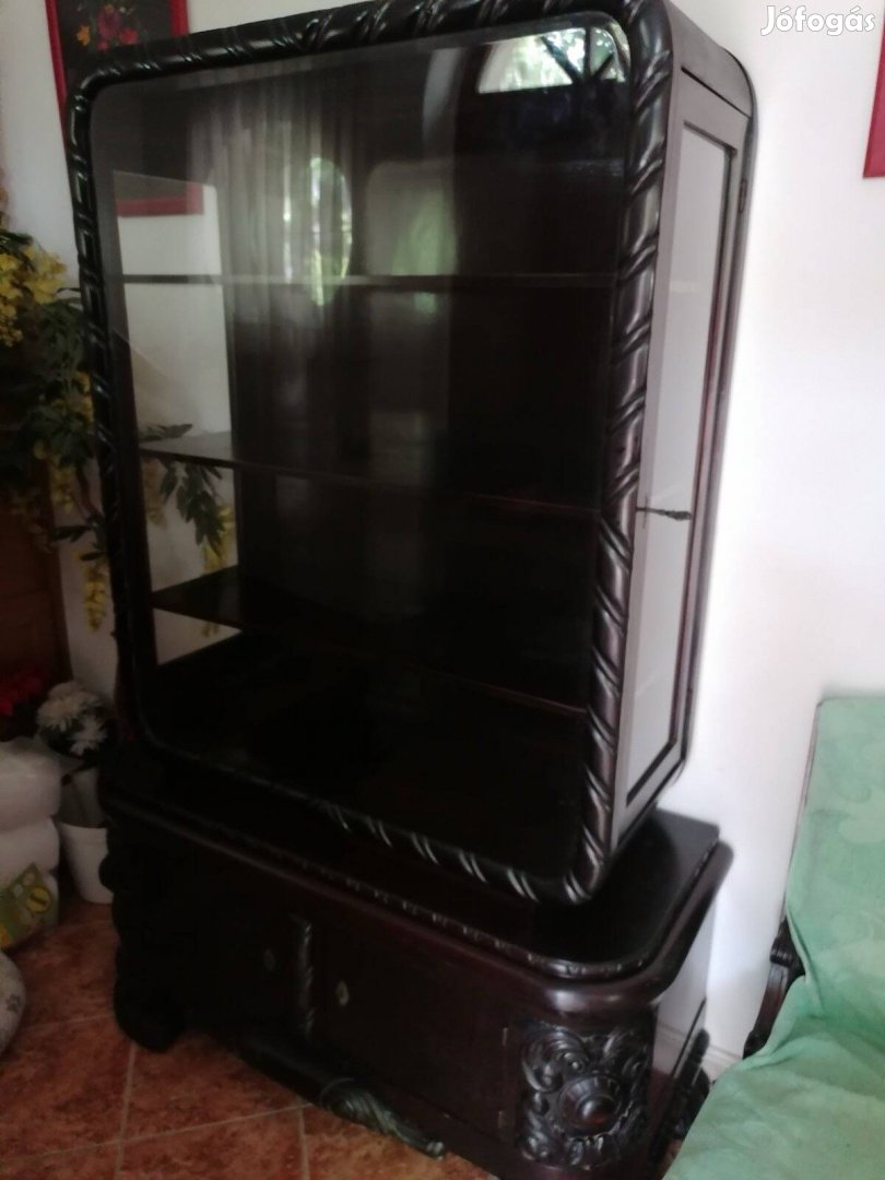 Eladó Vitrines Szekrény