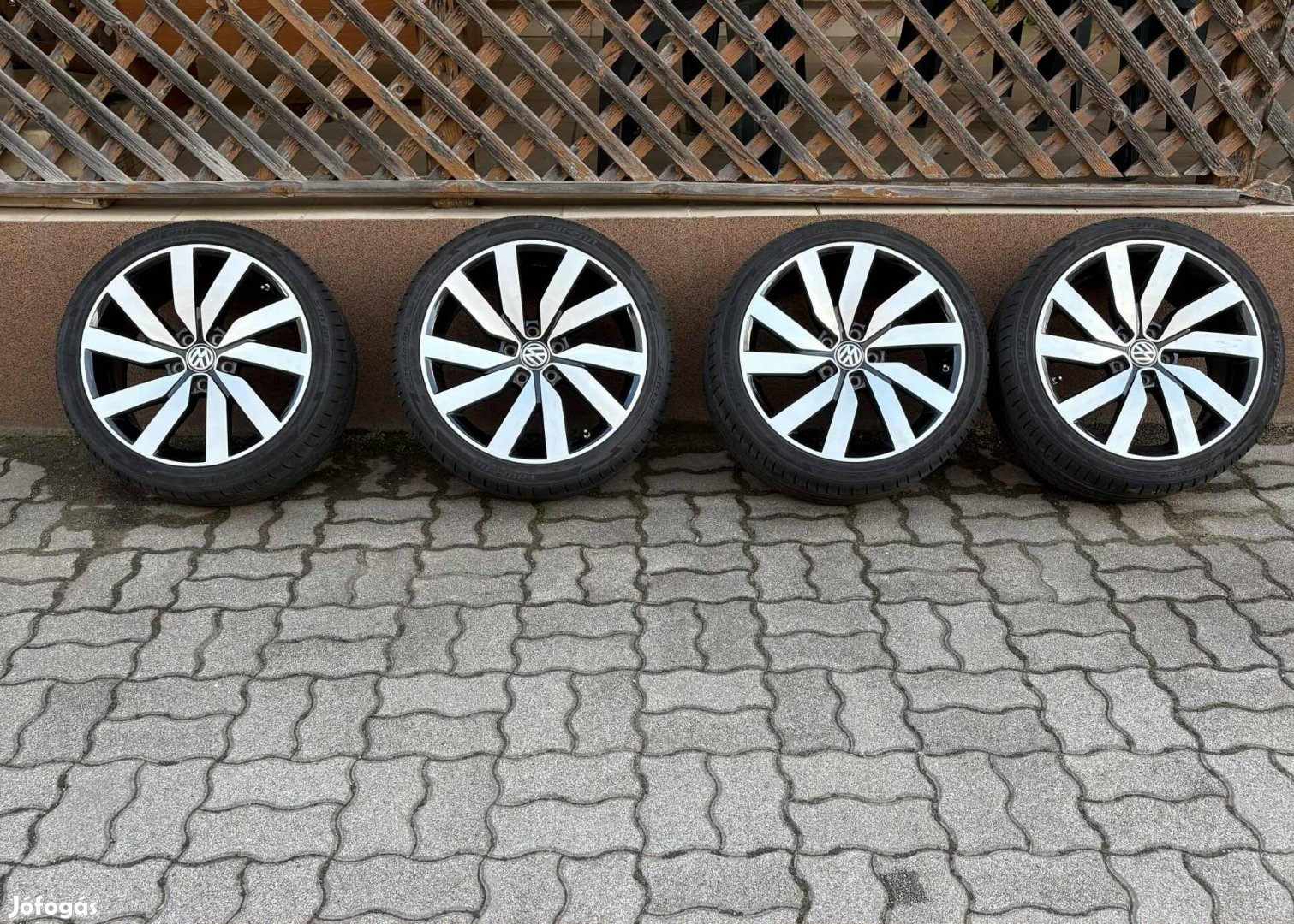 Eladó Volkswagen "18"-as Marseille alufelni.