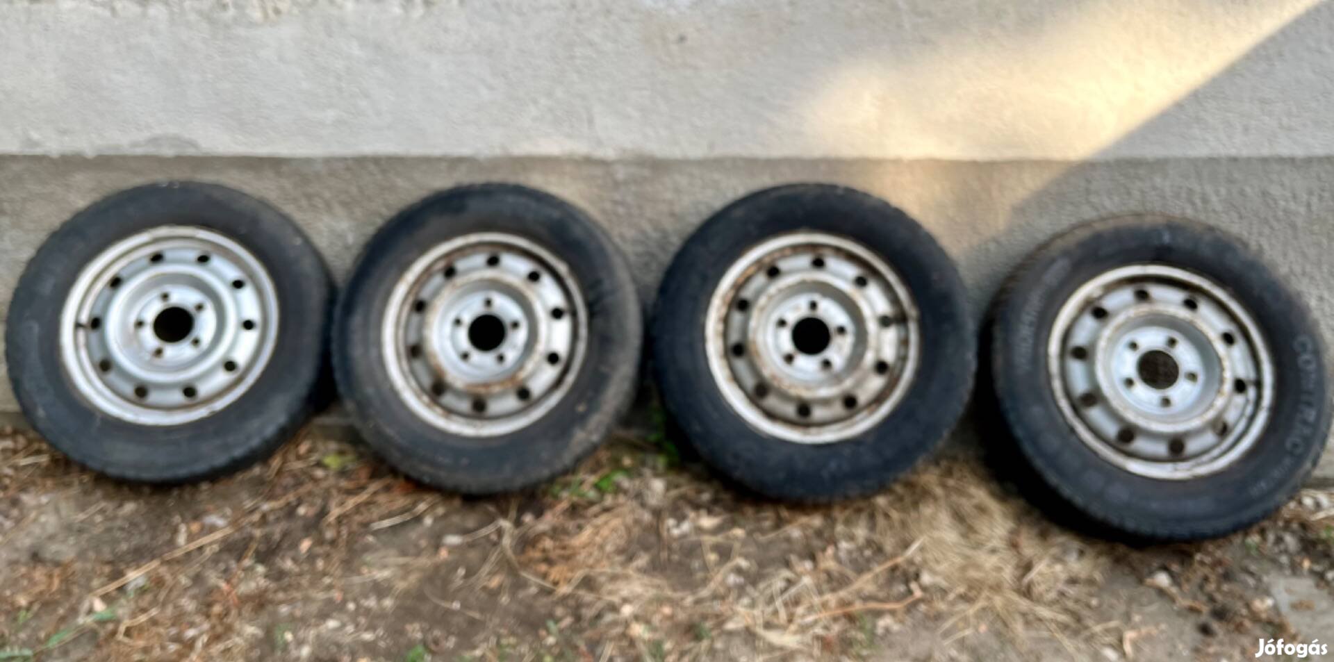 Eladó Vredestein Comtrac Winter 225/65 R16 + acélfelni