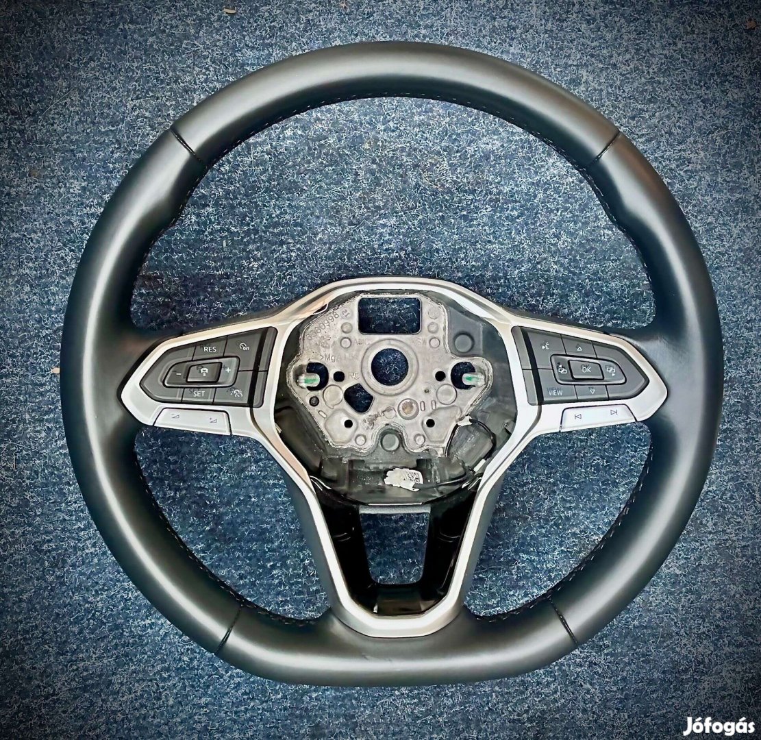 Eladó Vw MK8 2017 utáni hibátlan fűthető kormány, és multigombok
