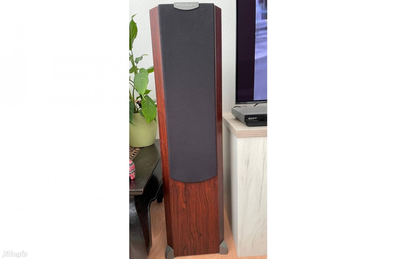 Eladó Wharfedale front hangfalak Vardus VR-300
