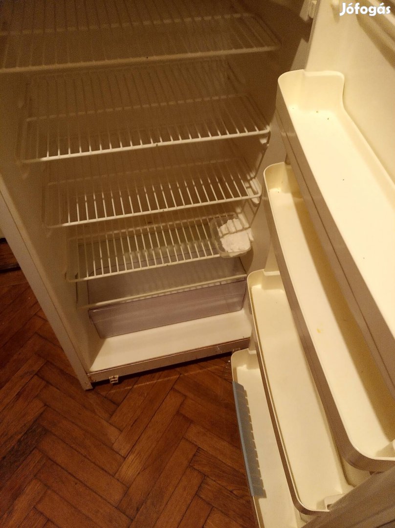 Eladó Whirlpool hűtőszekrény