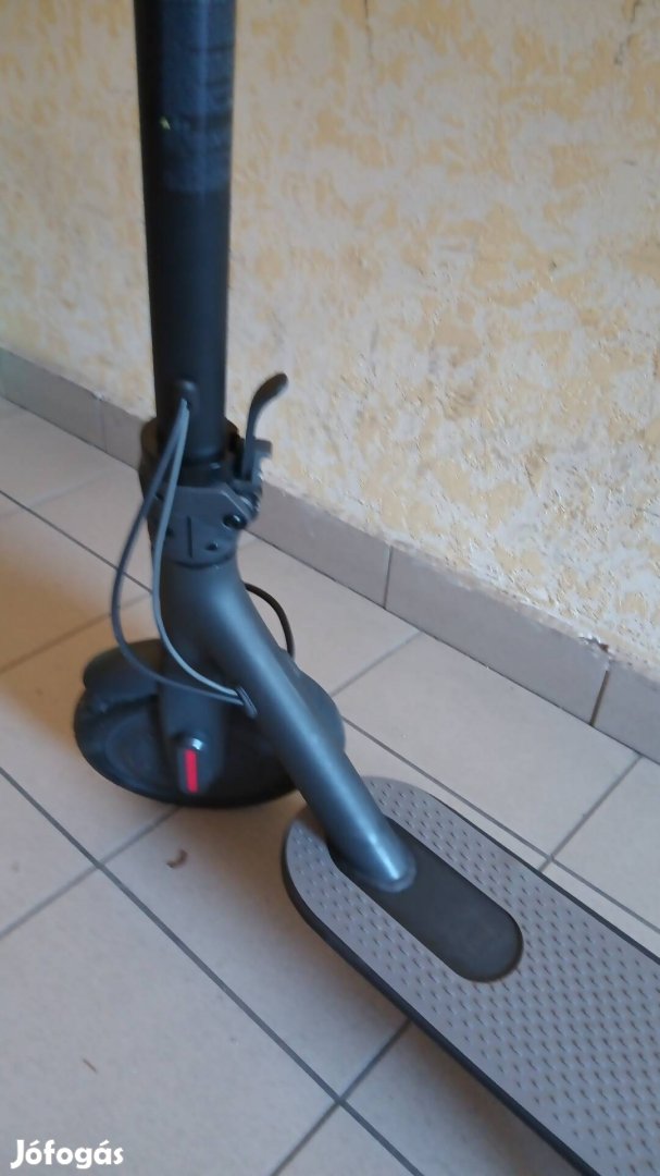 Eladó Xaomi essential elektromos roller