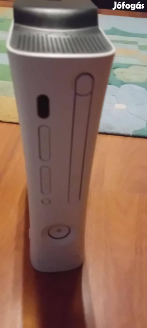 Eladó Xbox 360 konzol játékokkal