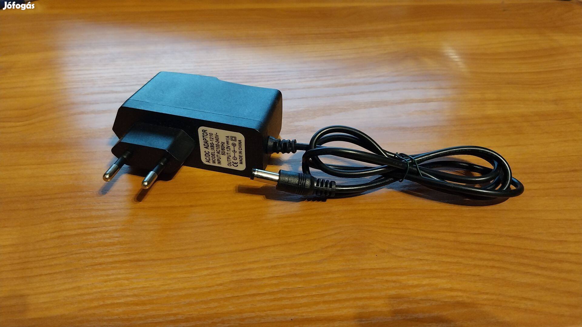 Eladó Xbs-1210 12V 1A hálózati adapter töltő
