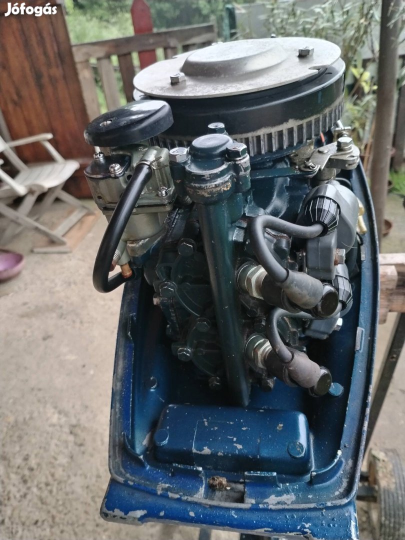Eladó Yamaha 8 lóerős csónakmotor. 