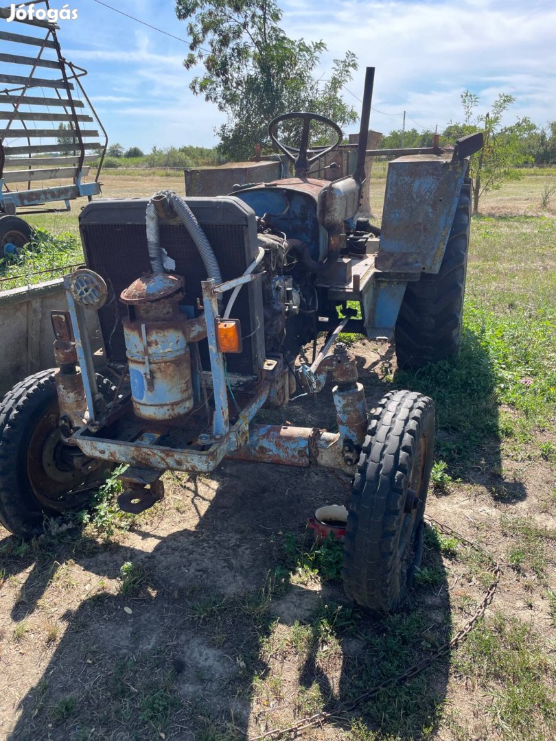 Eladó Zetor 5611 borjú csere érdekel