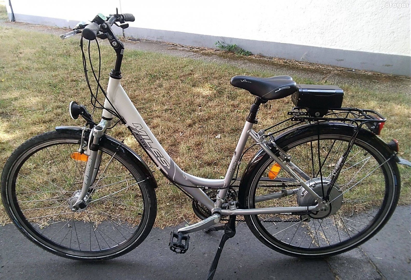 Eladó, 28" elektromos kerékpár rásegítéses jó aksival