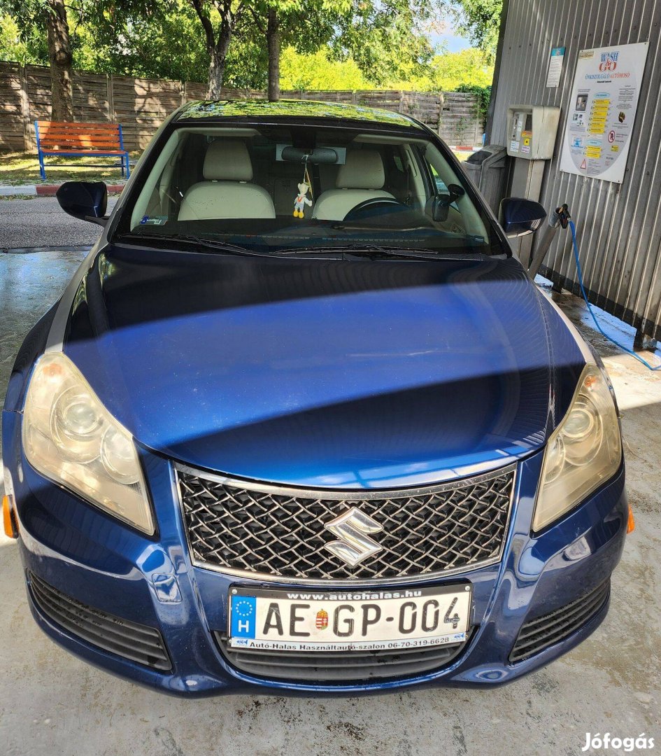 Eladó! Egyedi, Suzuki Kizashi 2,4 4WD CVT