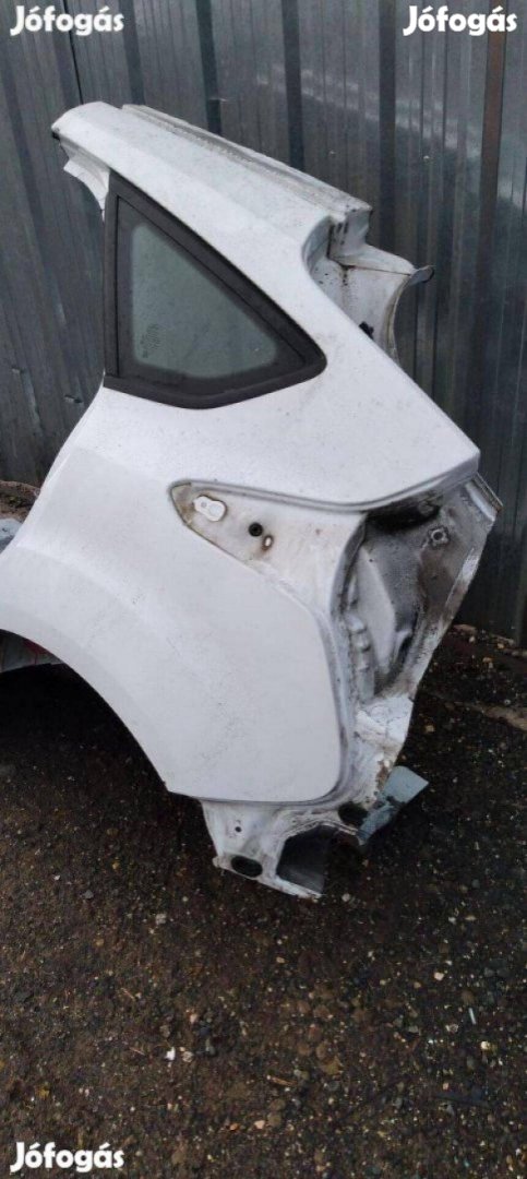 Eladó! Ford Focus MK3 bal hátsó sárvédő negyed