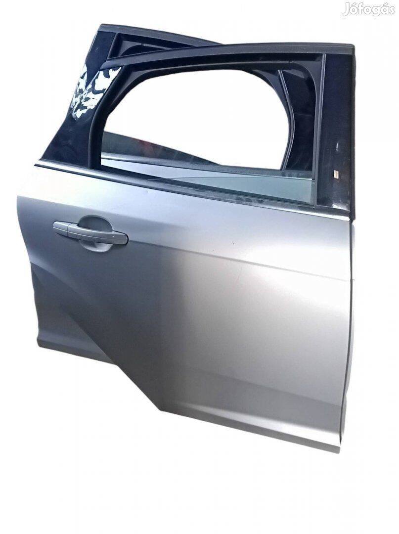 Eladó! Ford focus mk3 5ajtós hátsó ajtó bal jobb ezüst