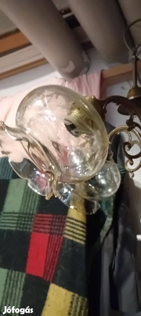 Eladó. Gépkocsihoz. Akkumlátor Töltő. 6 - 12. V