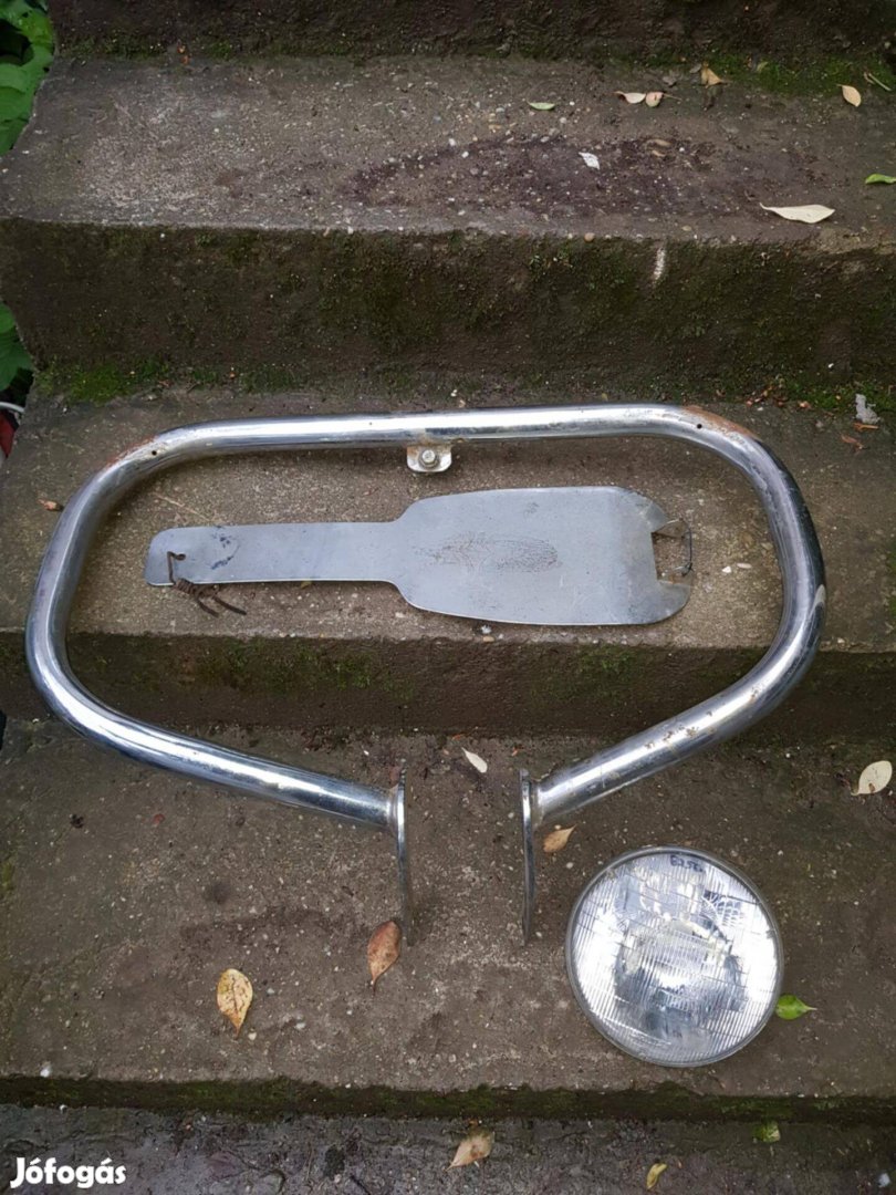 Eladó "Harley Davidson" motorkerékpár alkatrészek