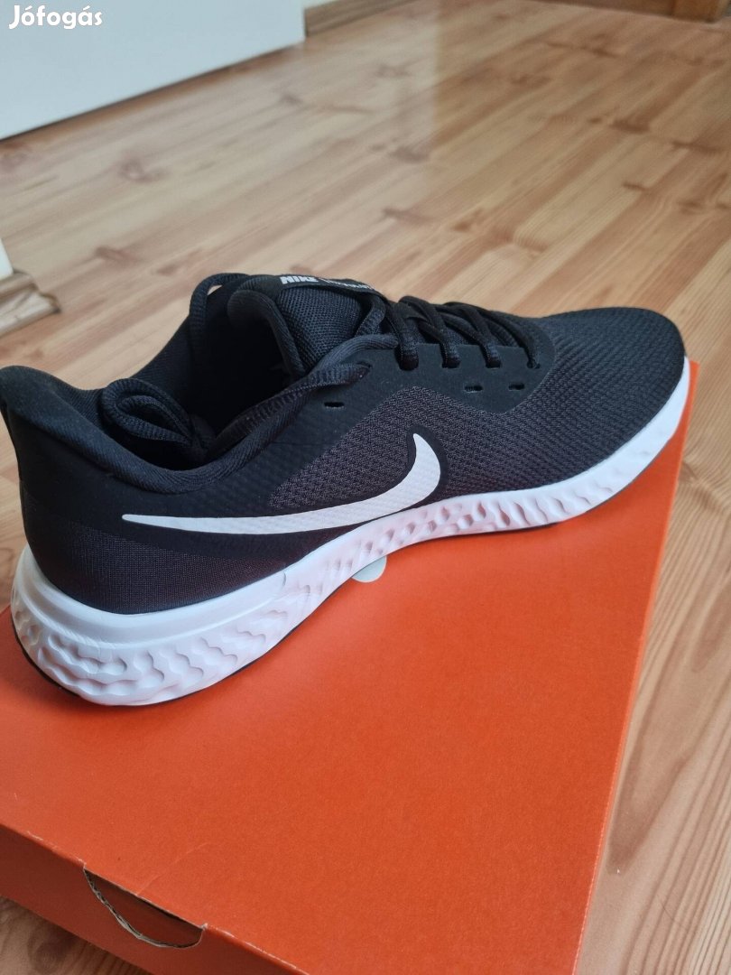 Eladó, Új Nike Revolution 5 Férfi Futócipő
