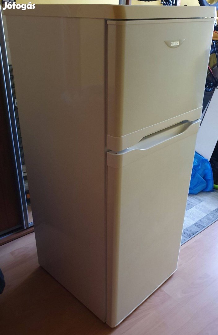 Eladó - Zanussi felülfagyasztós kombinált hűtőszekrény (120 cm magas)