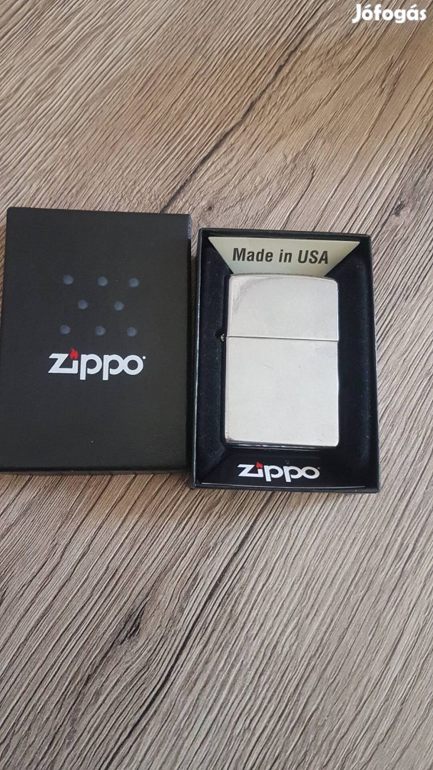 Eladó :  I Zippo 01 Bradford dobózában !