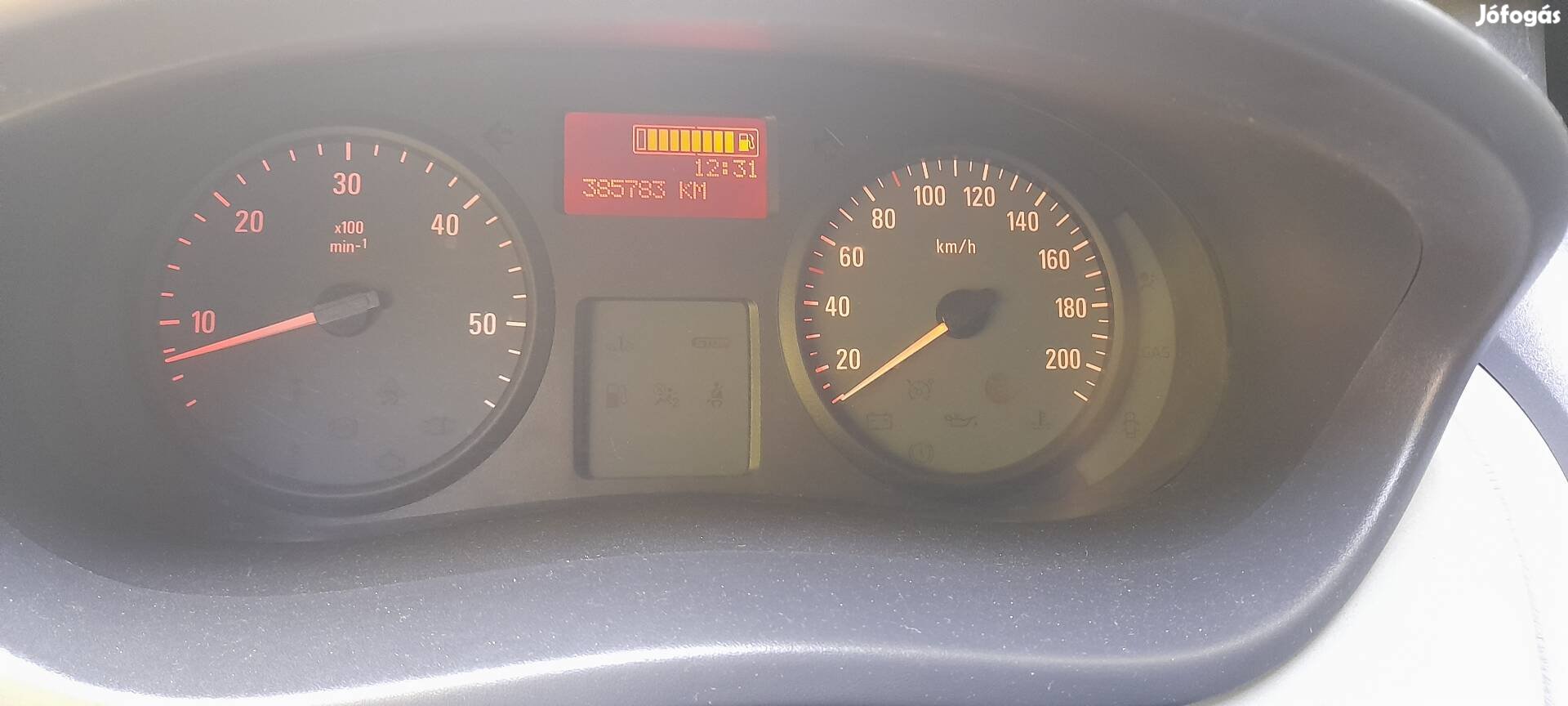 Eladó!! kisteher+6fő.