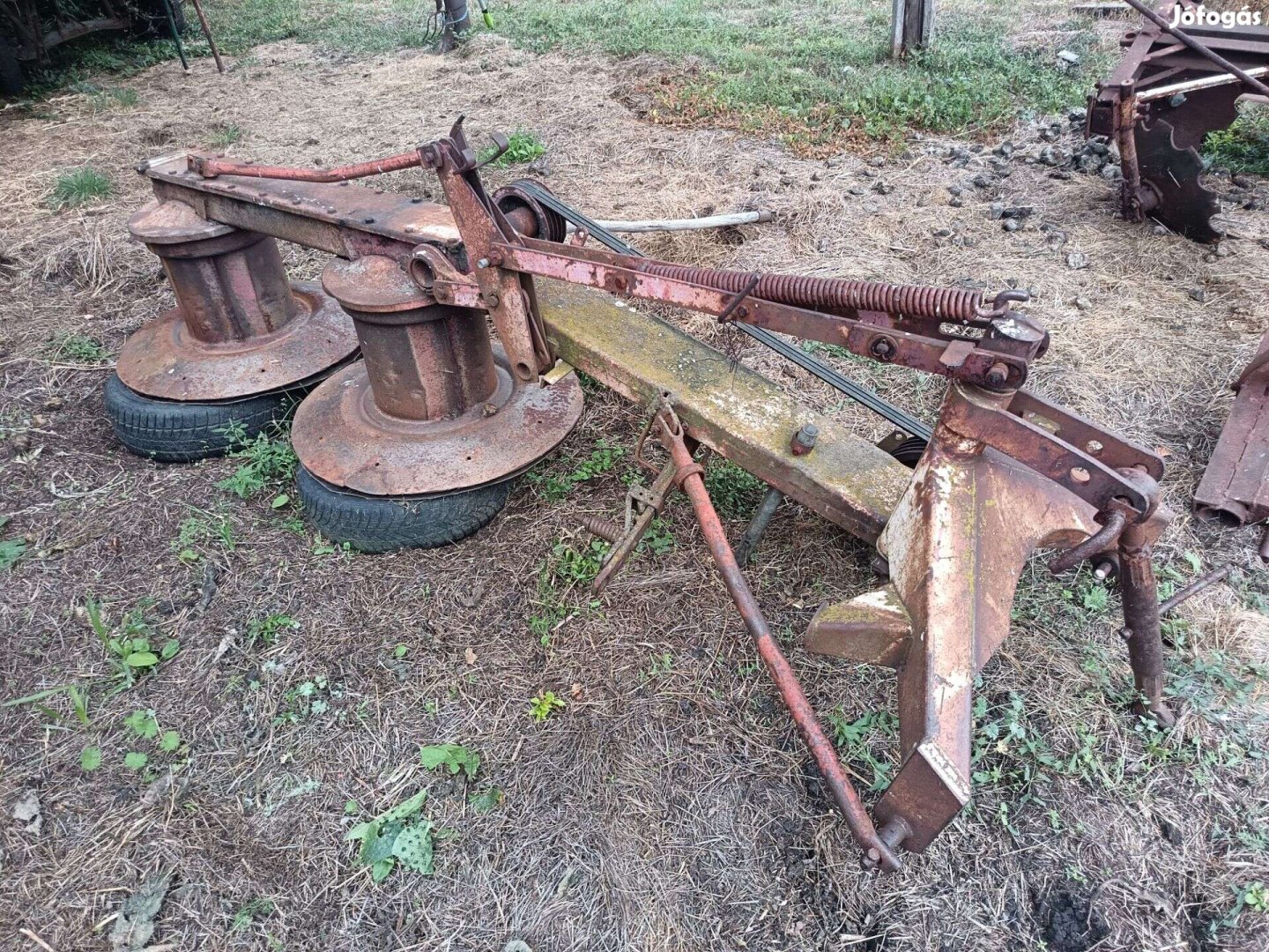 Eladó, használt traktor dobkasza+rendsodró!