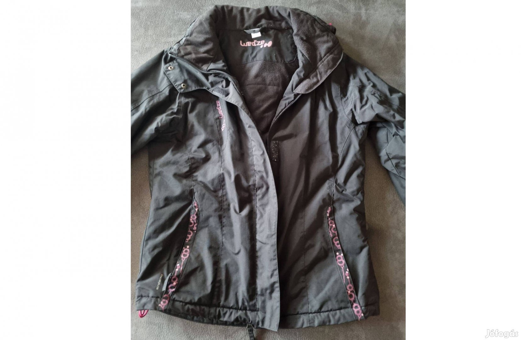 Eladó, újszerű női sportos kapucnis kabát. 40-es